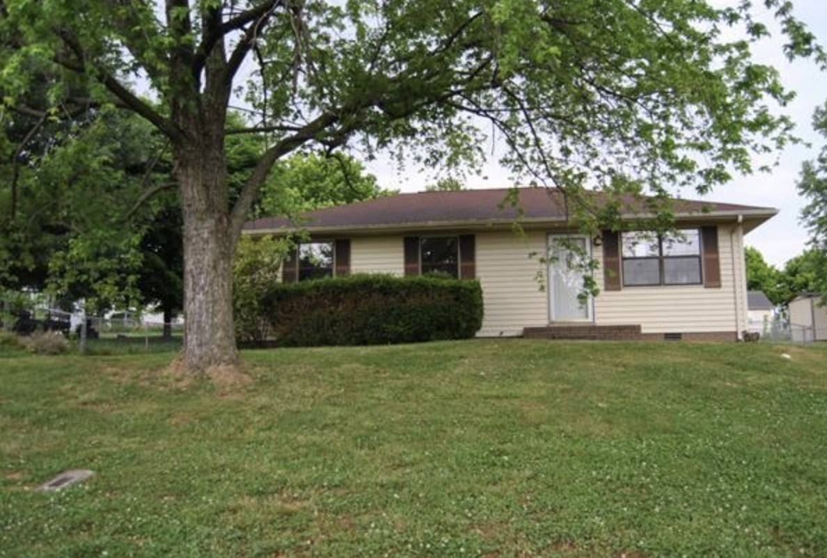 217 Al Oerter Dr, Clarksville, TN 37042