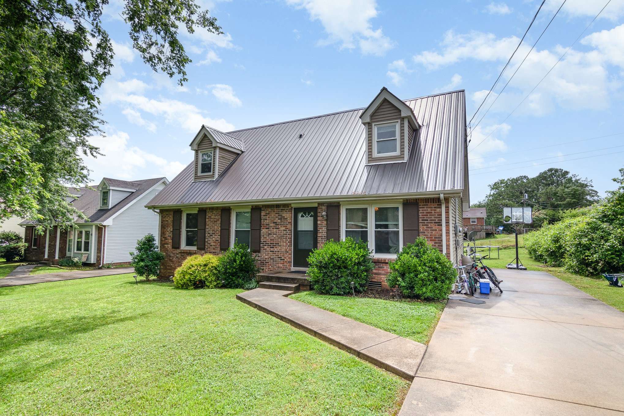 Clarksville, TN 37042,408 Helton Dr