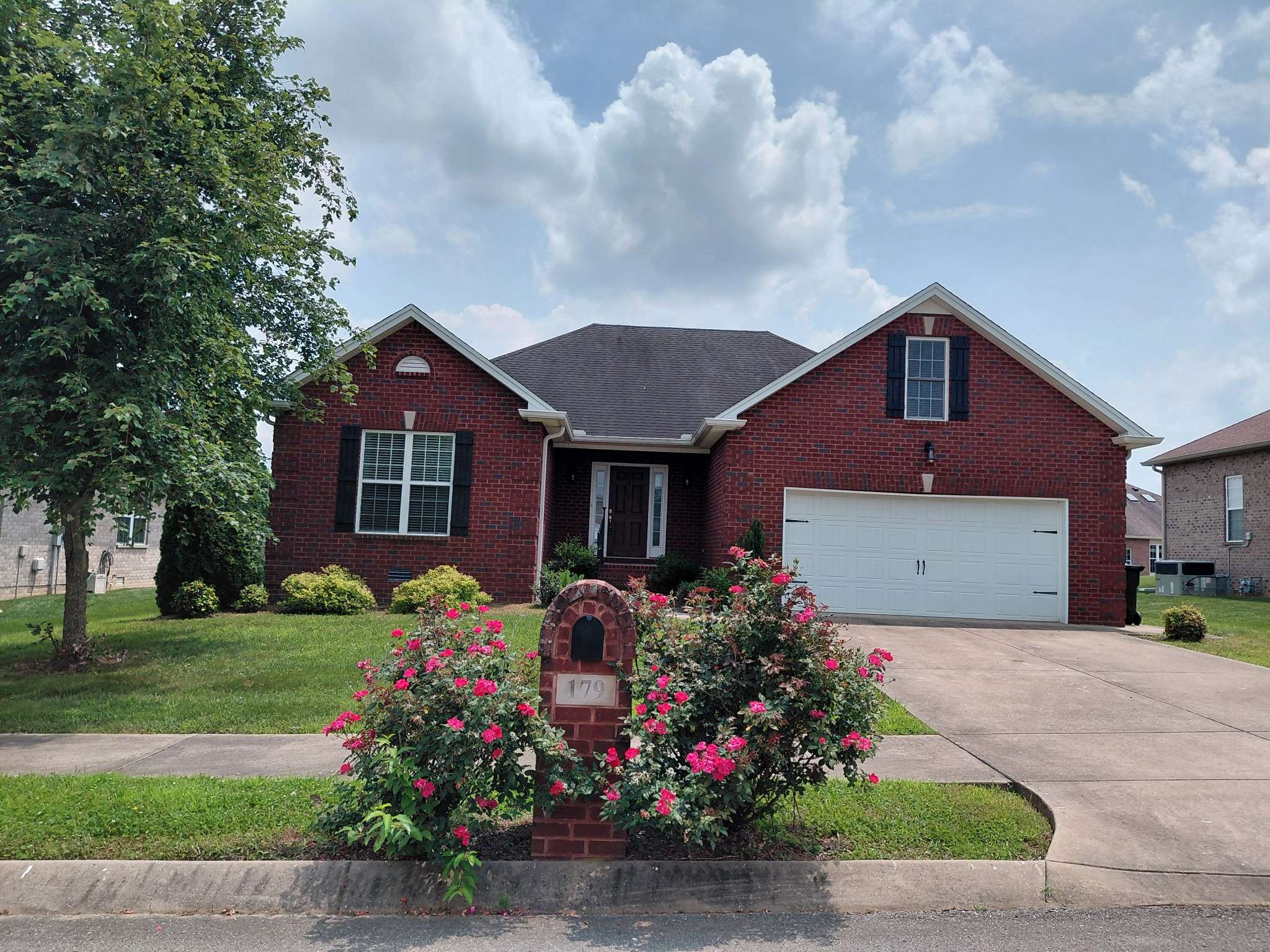 179 Avalon Dr, Gallatin, TN 37066