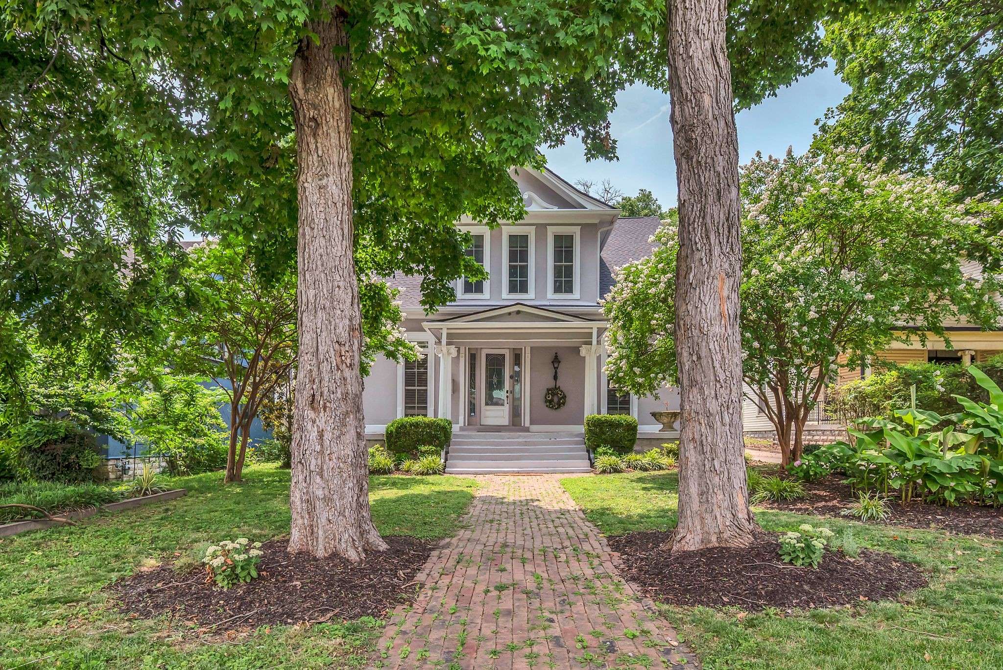 Nashville, TN 37203,825 Acklen Ave