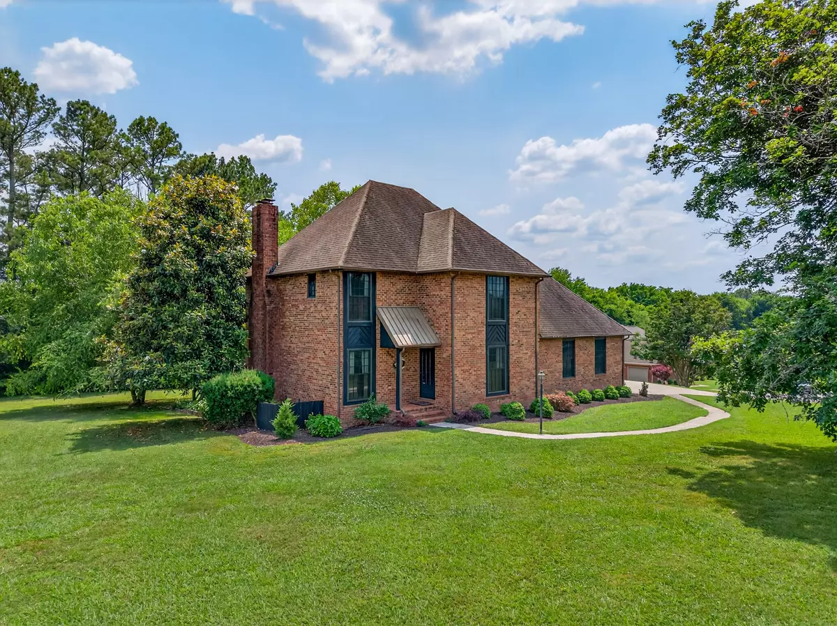 Fayetteville, TN 37334,806 Manor Dr