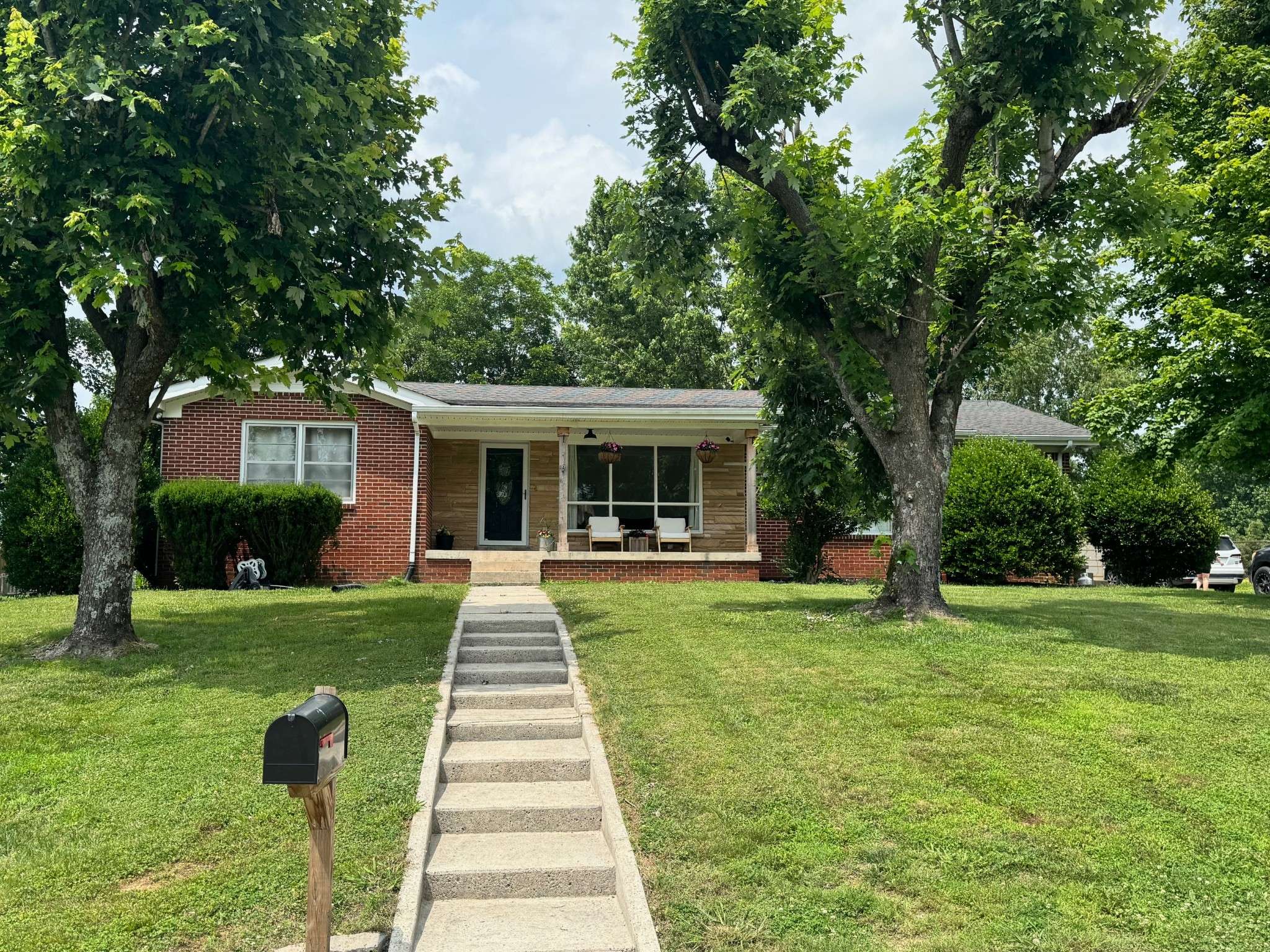 625 College Ave #E, Carthage, TN 37030
