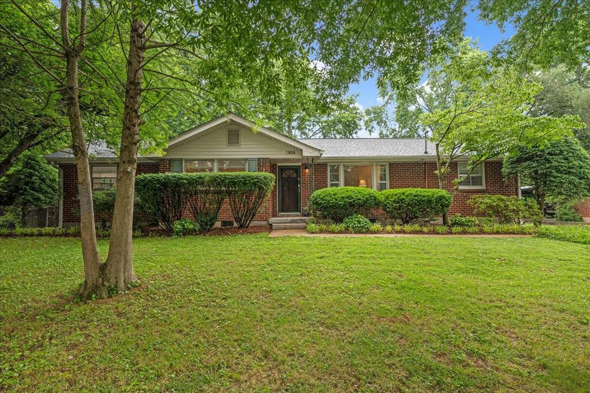 1906 Pinehurst Dr, Nashville, TN 37216