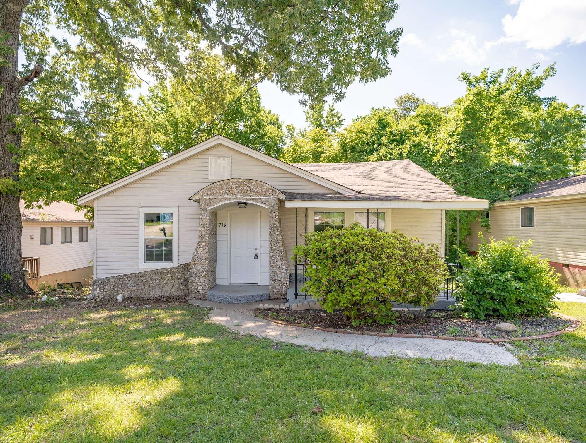 Chattanooga, TN 37411,716 Larkin Ave