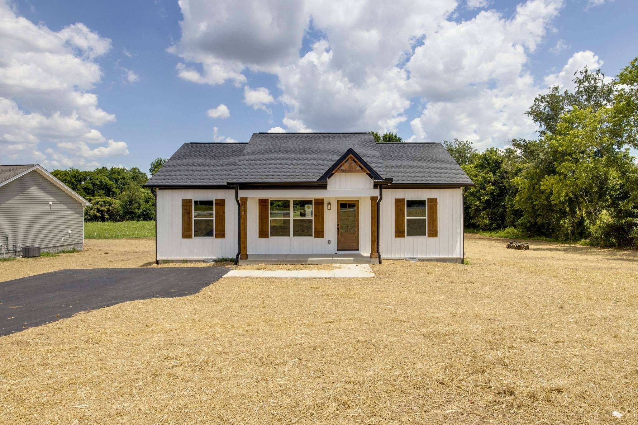Adams, TN 37010,1015 Landing Lane