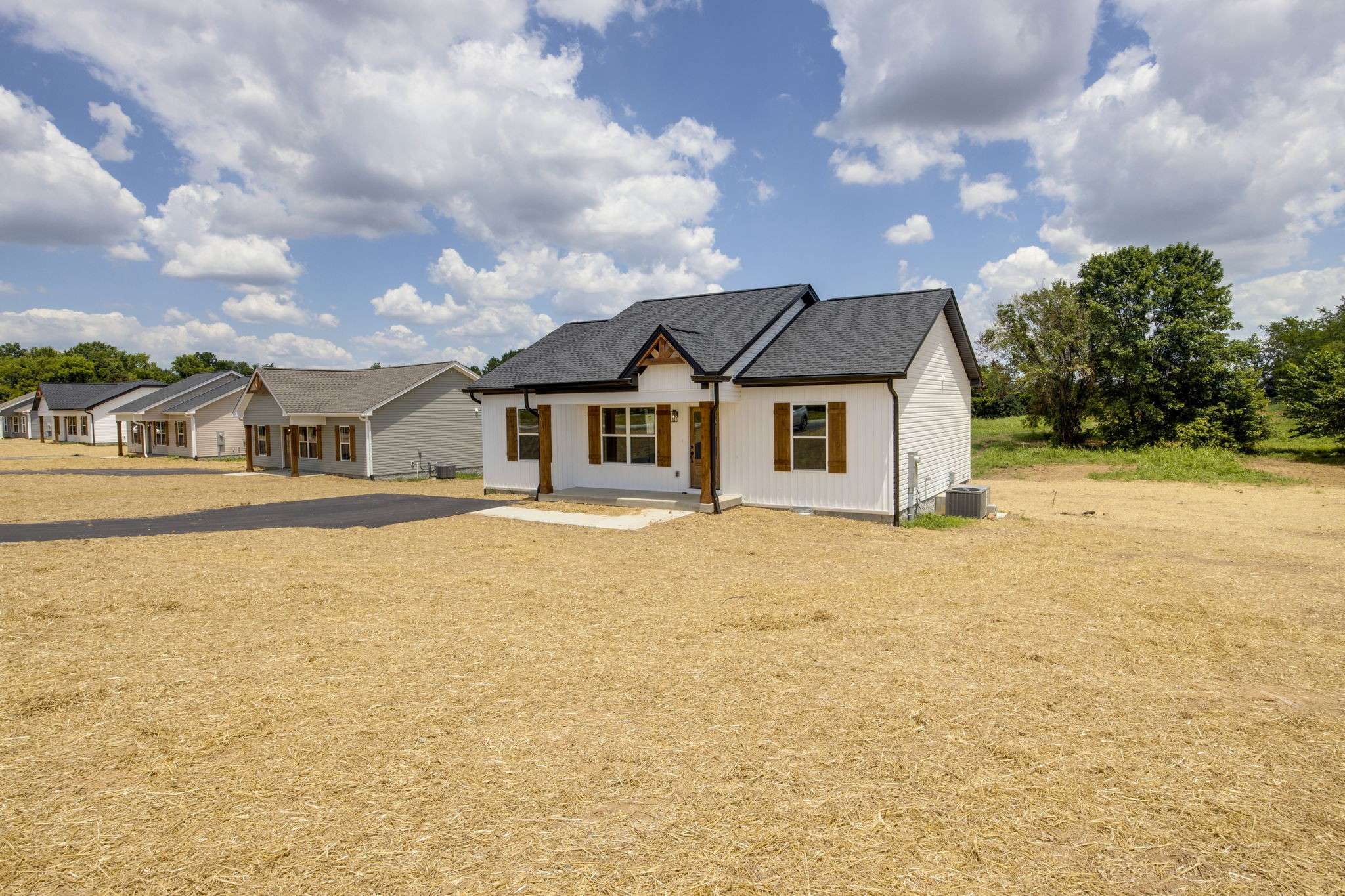 Adams, TN 37010,1015 Landing Lane