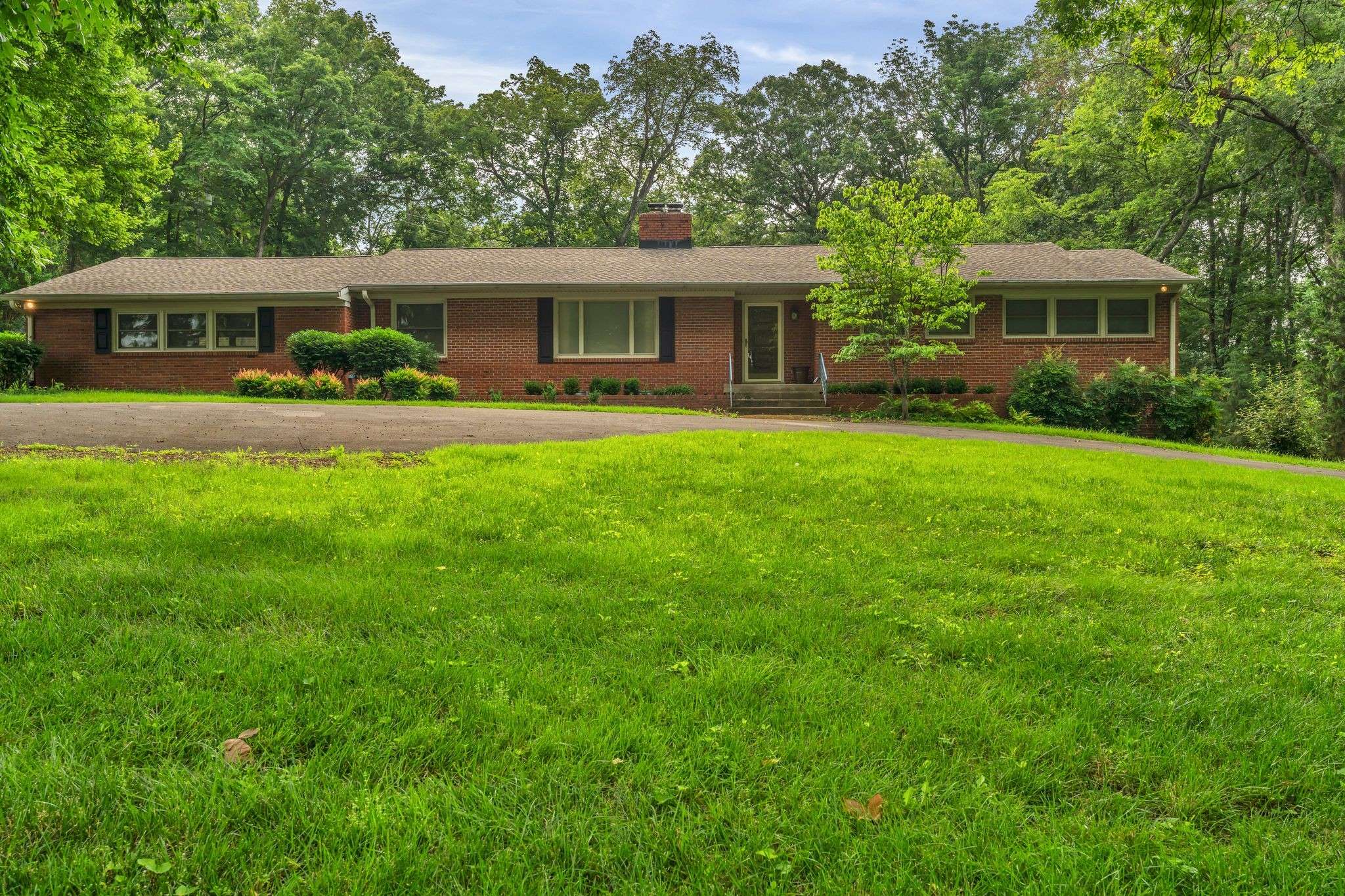 784 Greeley Dr, Nashville, TN 37205