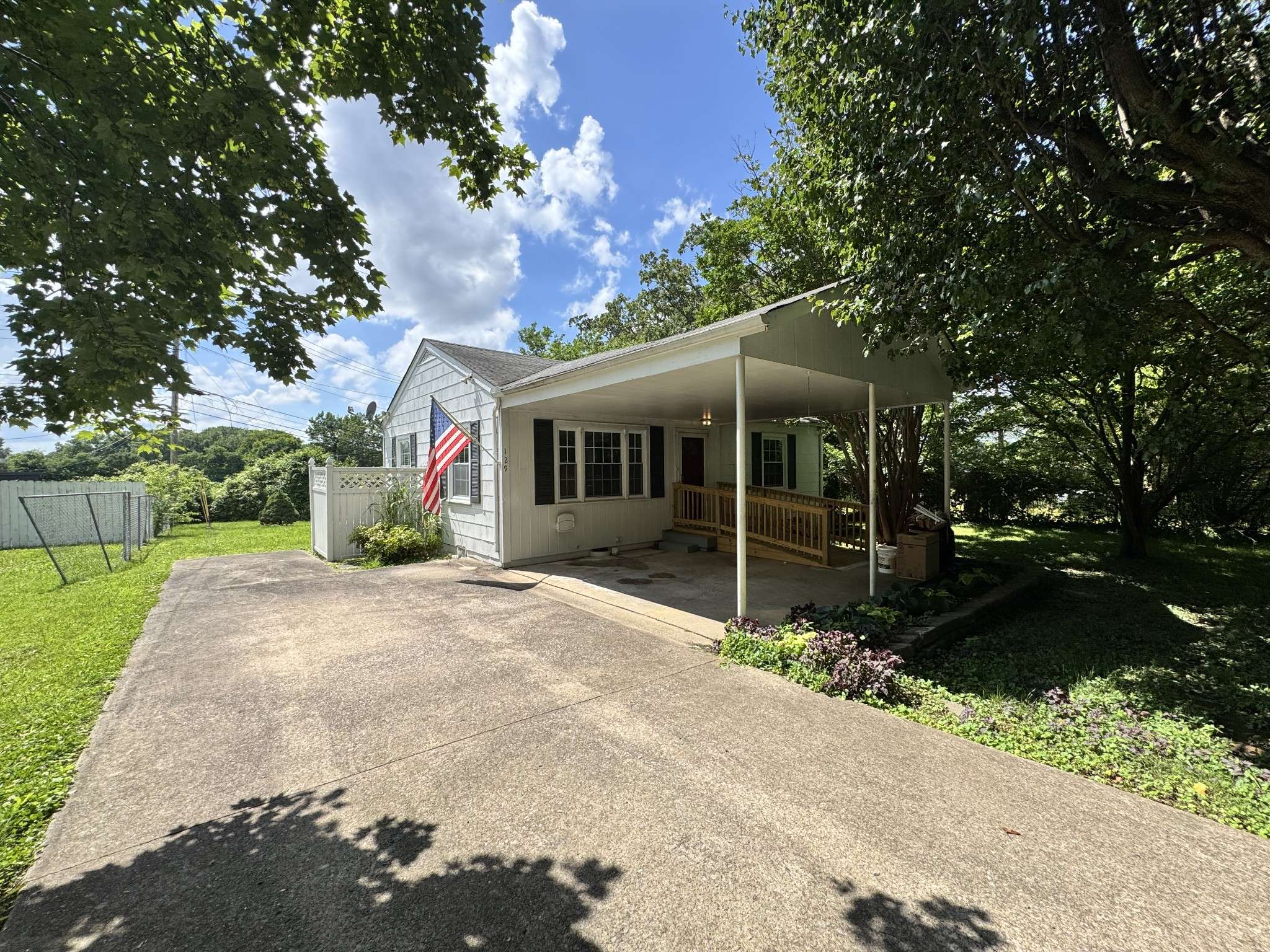 129 Clearview Dr, Clarksville, TN 37043
