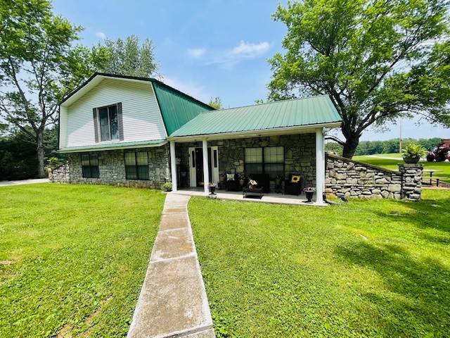 1716 Stroudsville Road, Cedar Hill, TN 37032