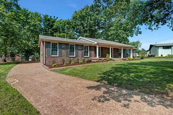 Hermitage, TN 37076,512 Saint Paul Ct