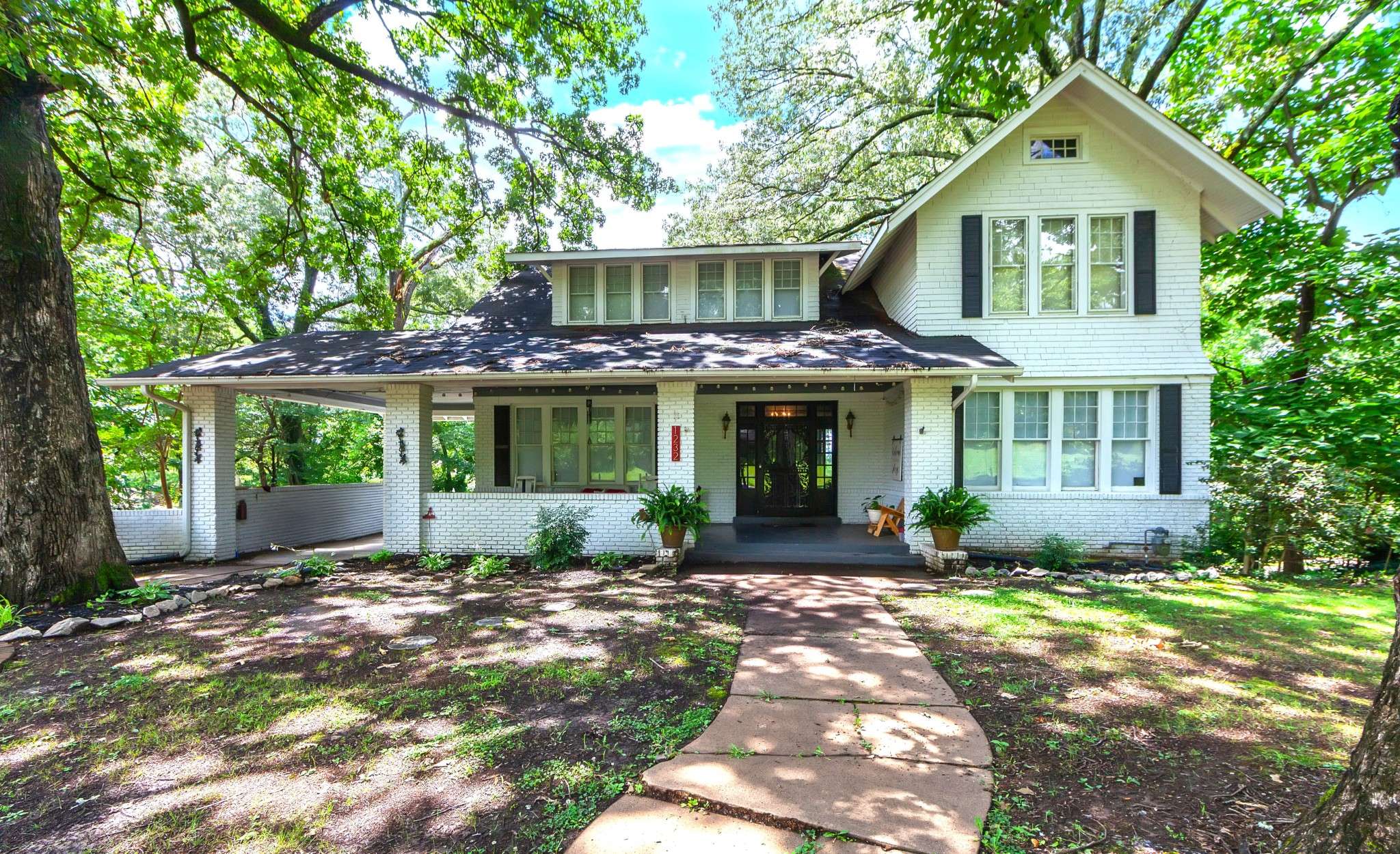 1232 Hollywood Dr, Jackson, TN 38301