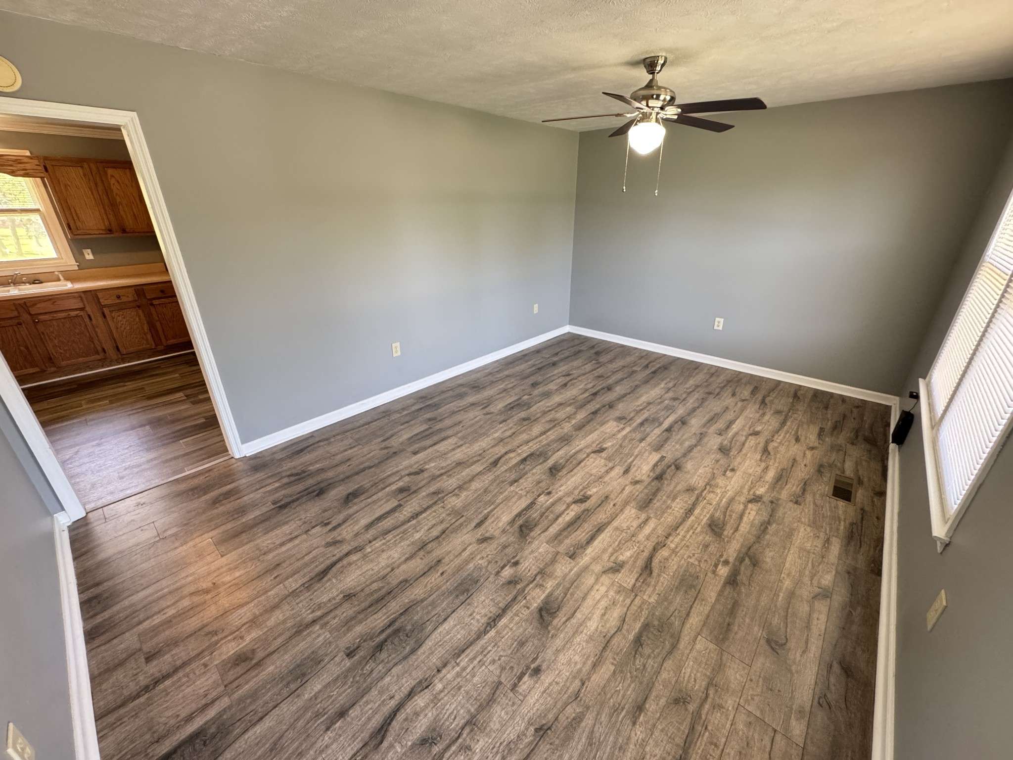 Lafayette, TN 37083,527 Swanee St