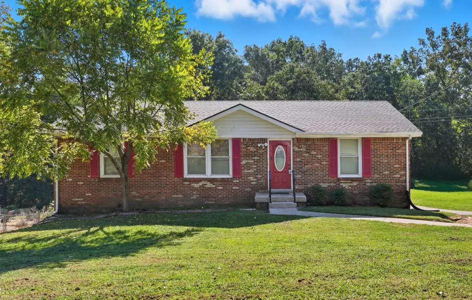 722 Overton Dr, Clarksville, TN 37042