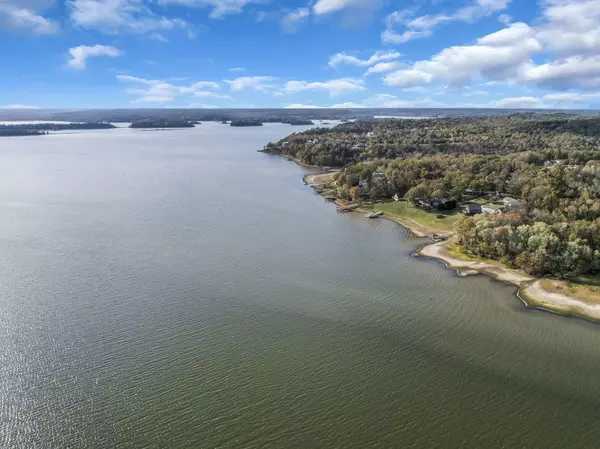 Waverly, TN 37185,90 Bluff Point Lane