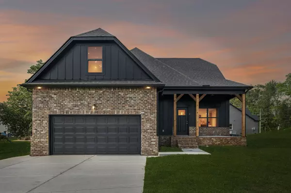 578 Oak Glen Dr, Smithville, TN 37166