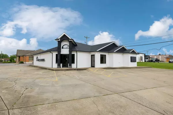 Clarksville, TN 37043,1734 Memorial Dr
