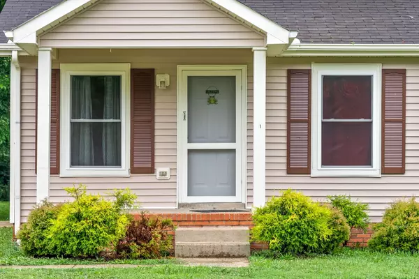 Clarksville, TN 37042,135 E St
