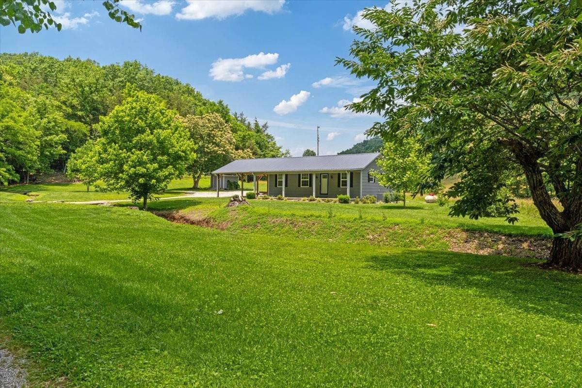 49 Je Sartain Rd, Manchester, TN 37355