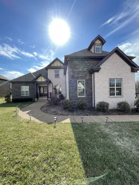 2006 Eagle View Road, Hendersonville, TN 37075