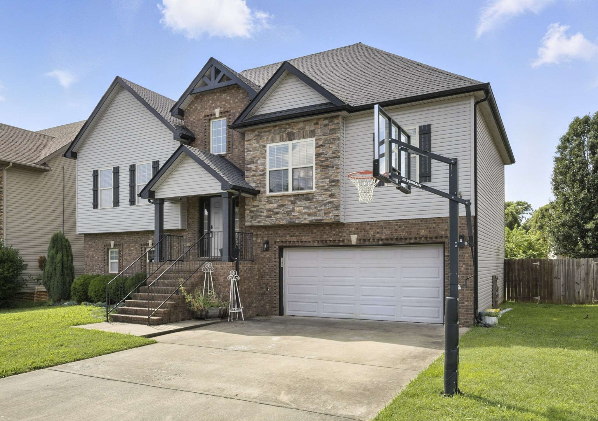 Clarksville, TN 37040,756 Cavalier Dr