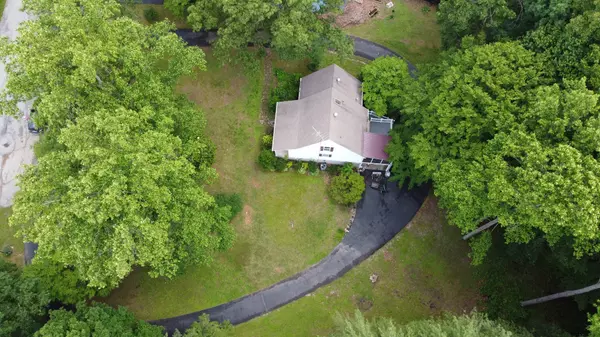 Lafayette, TN 37083,631 Mag a Mor Dr