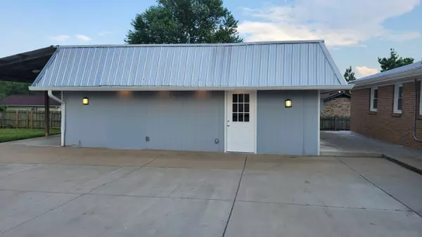 1017B Primrose Dr, Greenbrier, TN 37073