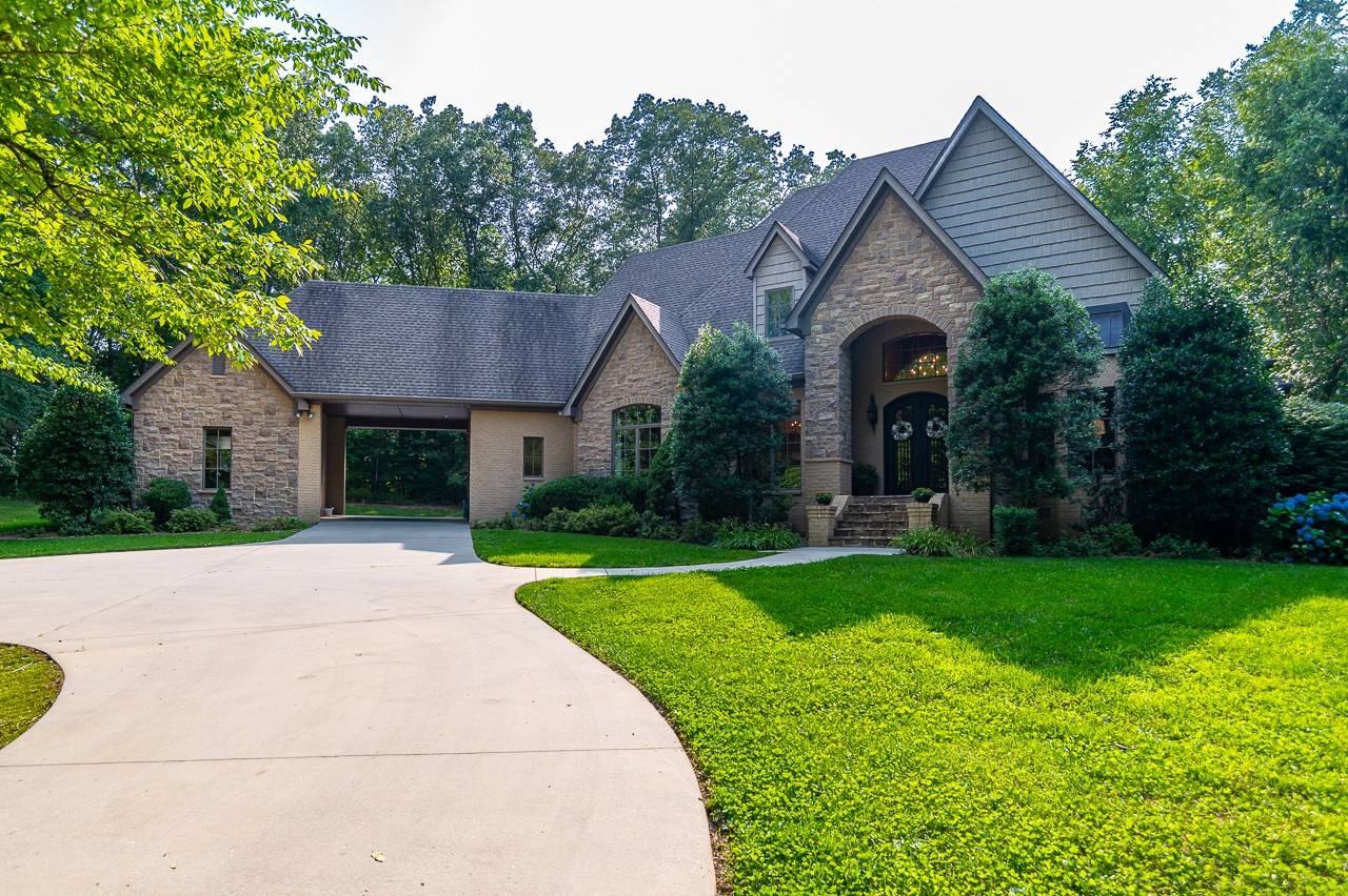 205 Nature Ridge Rd, Tullahoma, TN 37388