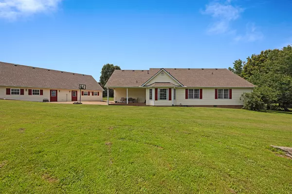 Paris, TN 38242,112 Stillwater Dr