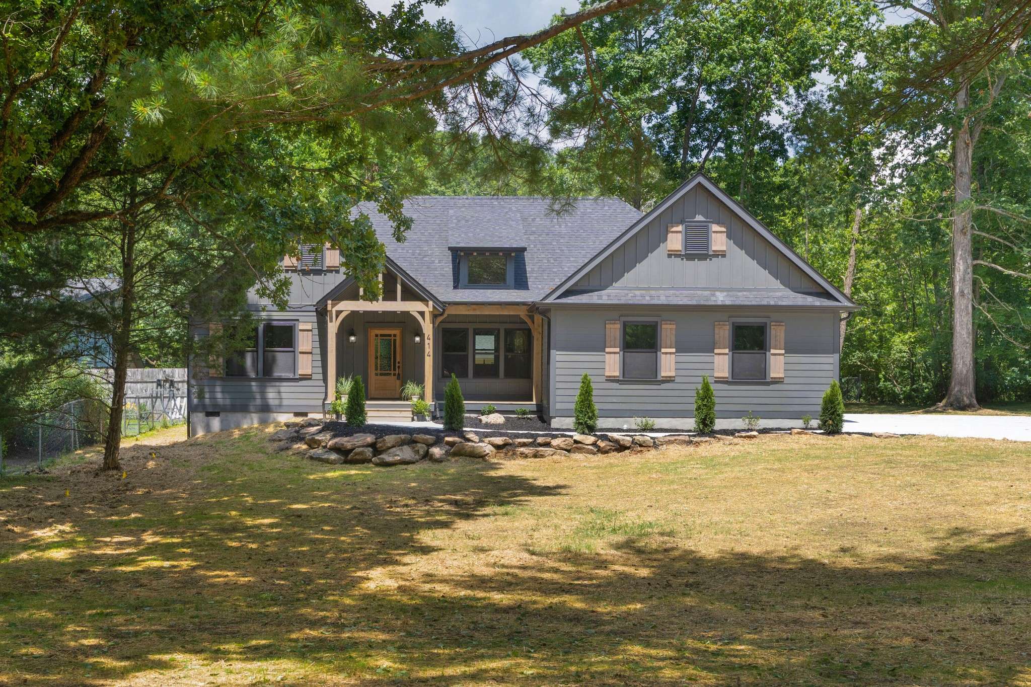 414 Ault Road, Signal Mountain, TN 37377