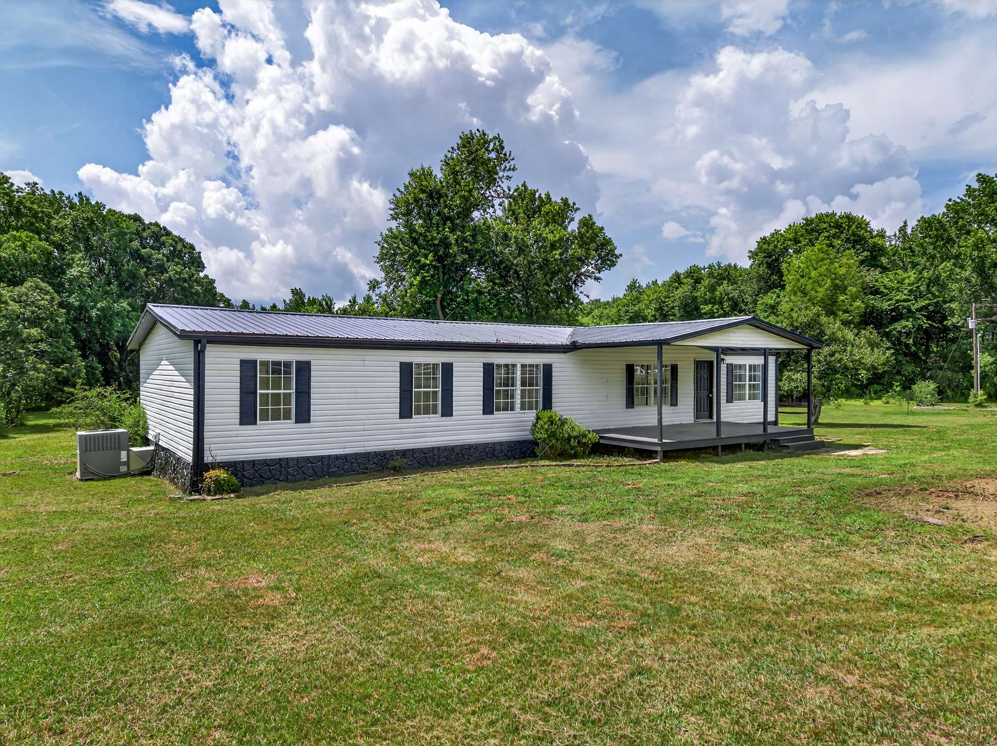 Flintville, TN 37335,699 Howell Hill Rd