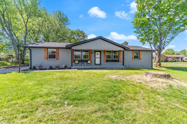 100 Eleazer Dr, Dickson, TN 37055