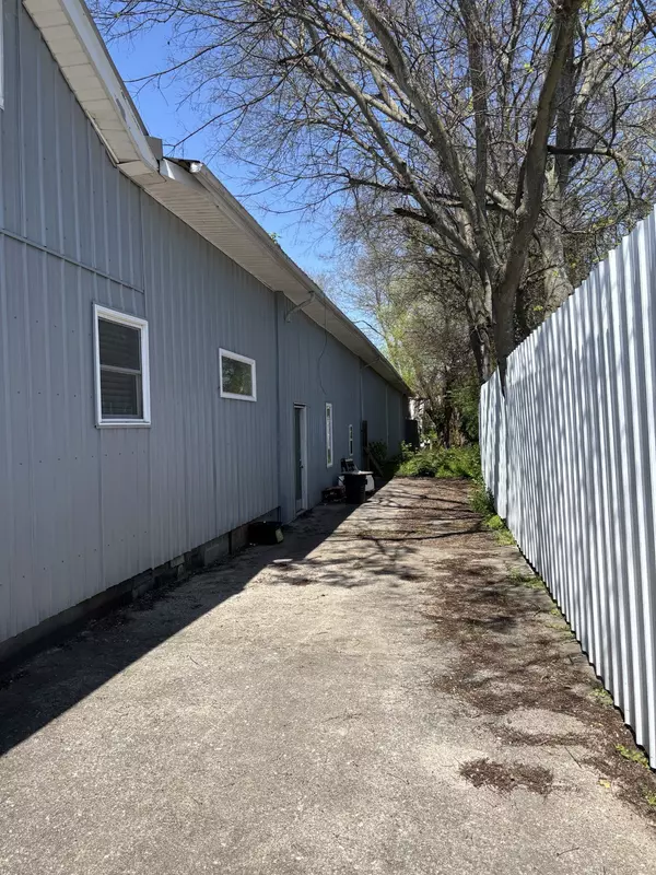 Lebanon, TN 37087,411 Hill St