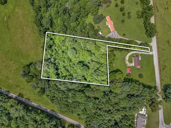 1152 McClure Rd, Clarksville, TN 37040