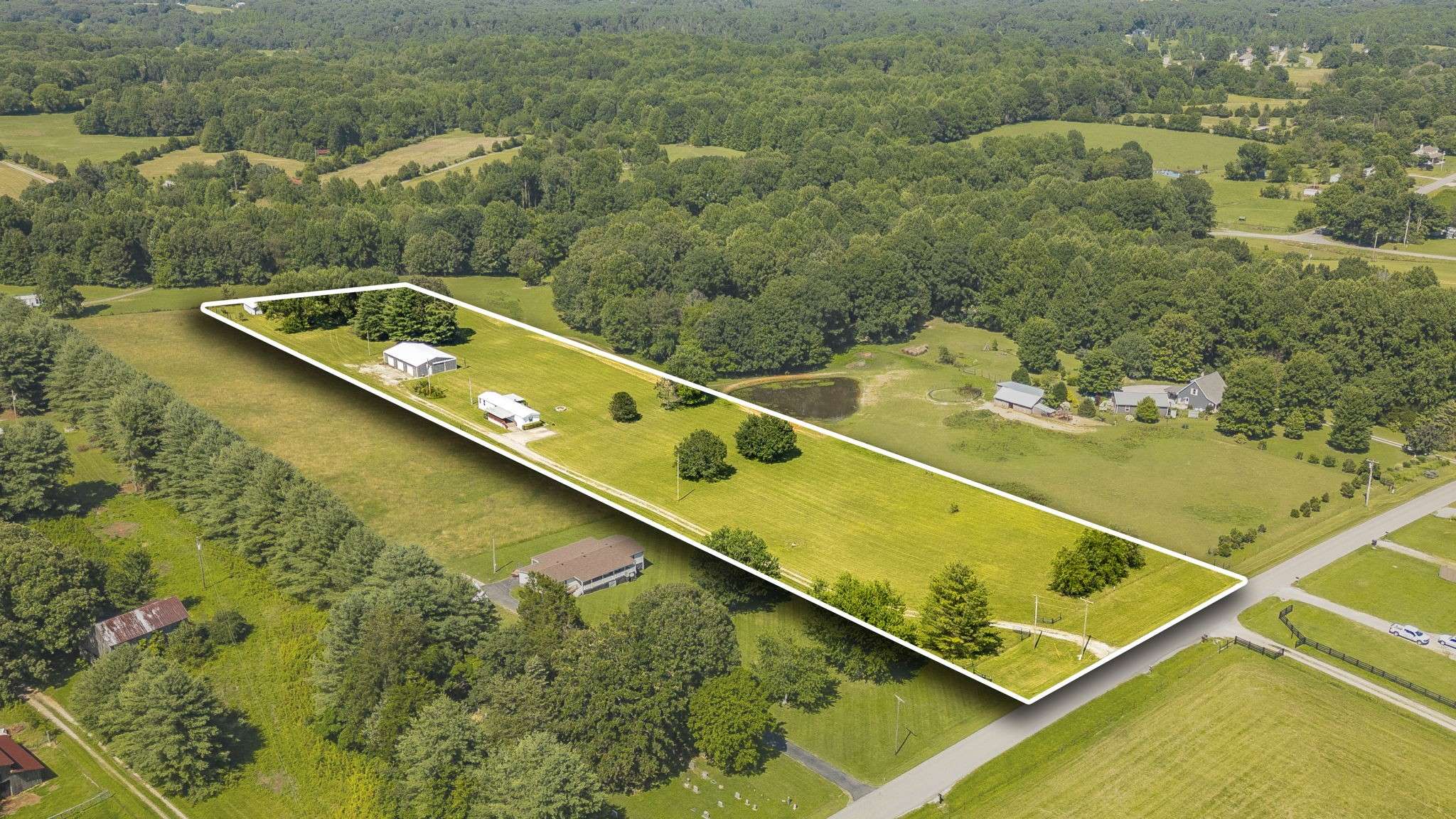 411 Womack Rd, Portland, TN 37148
