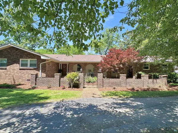 204 Bluegrass Dr, Hendersonville, TN 37075