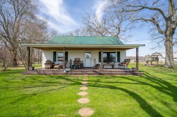 Ethridge, TN 38456,135 Campbellsville Pike