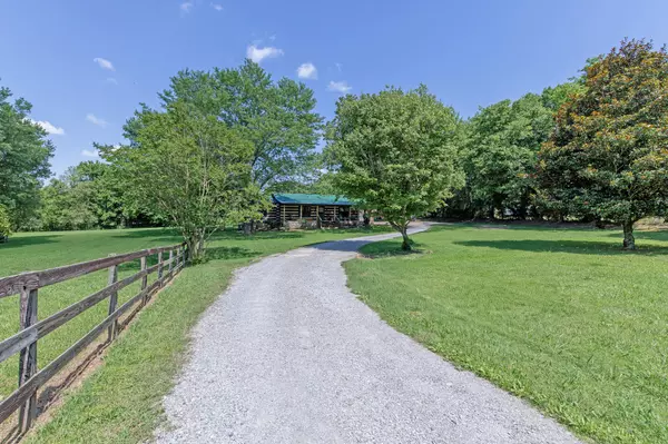 2361 Gideon Rd,  Greenbrier,  TN 37073