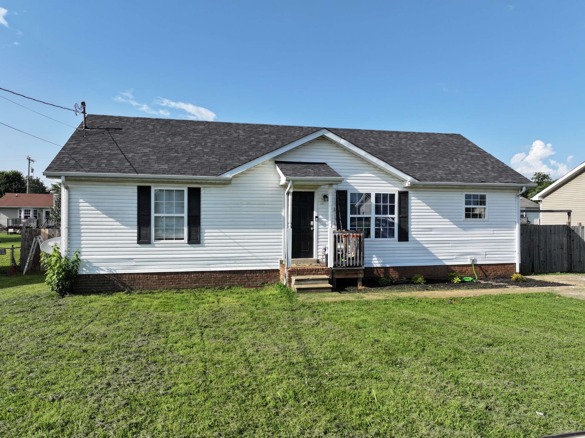 519 Gainey Dr, Oak Grove, KY 42262