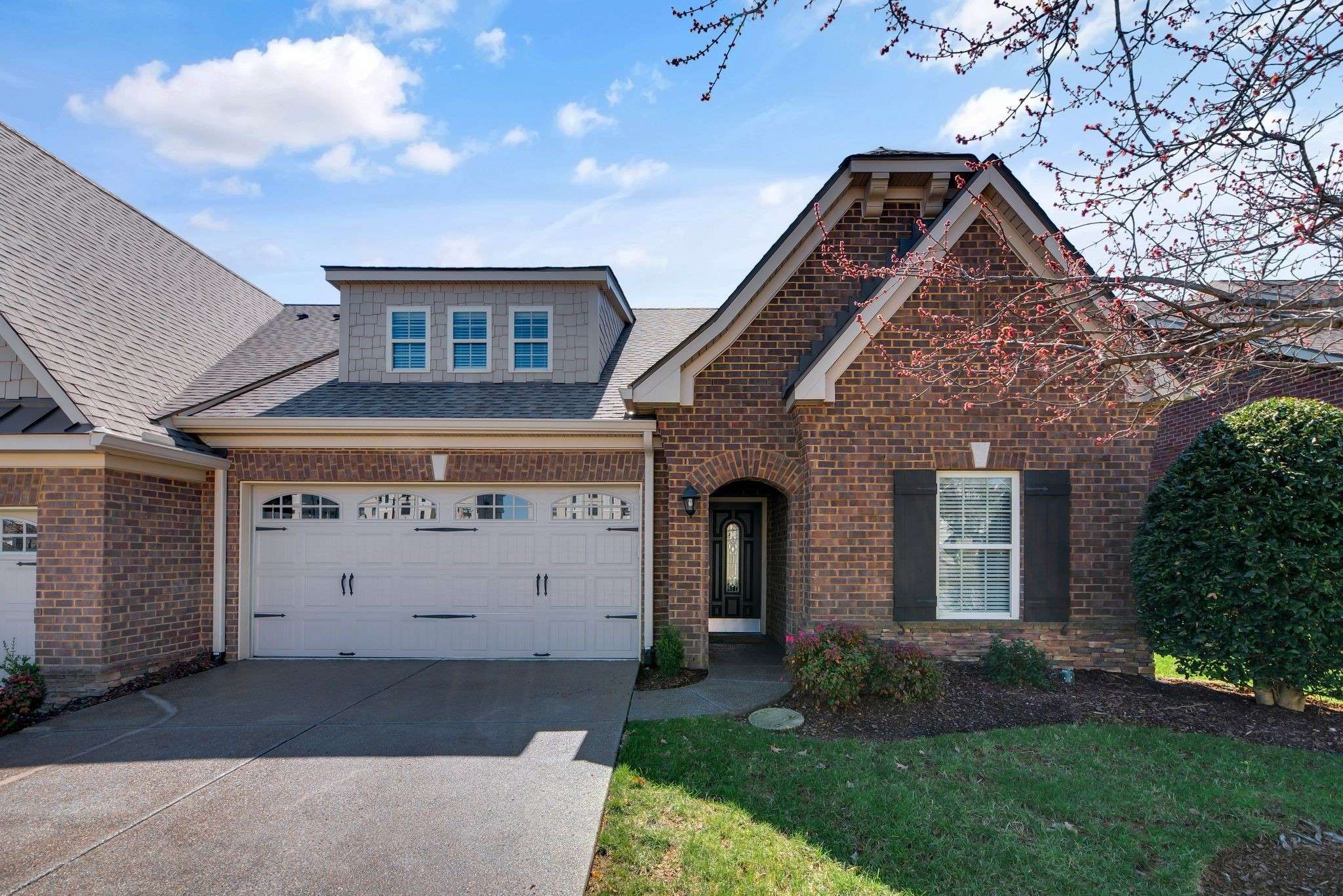 1009 Club View Dr, Gallatin, TN 37066
