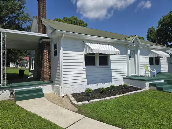 1612 S Main St, Columbia, TN 38401