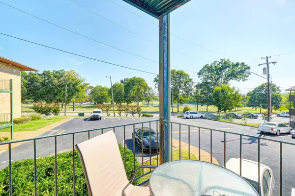 555 N Dupont Ave #B-27, Madison, TN 37115