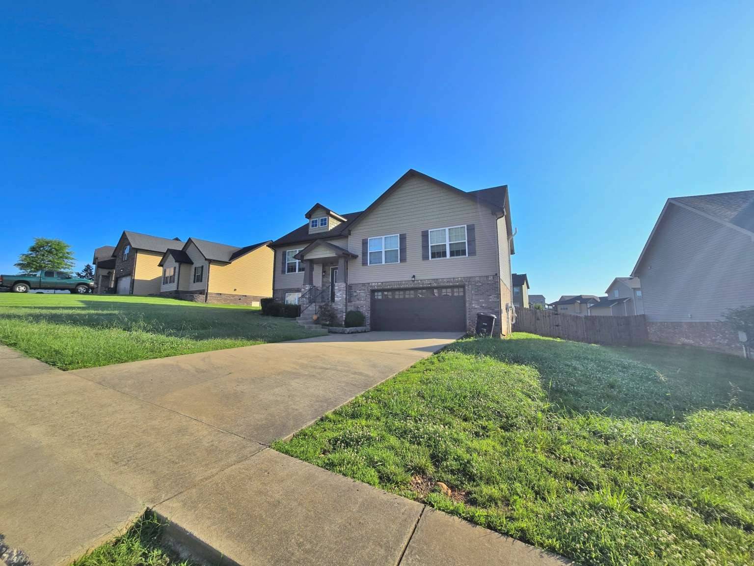 1085 Castlerock Dr, Clarksville, TN 37042