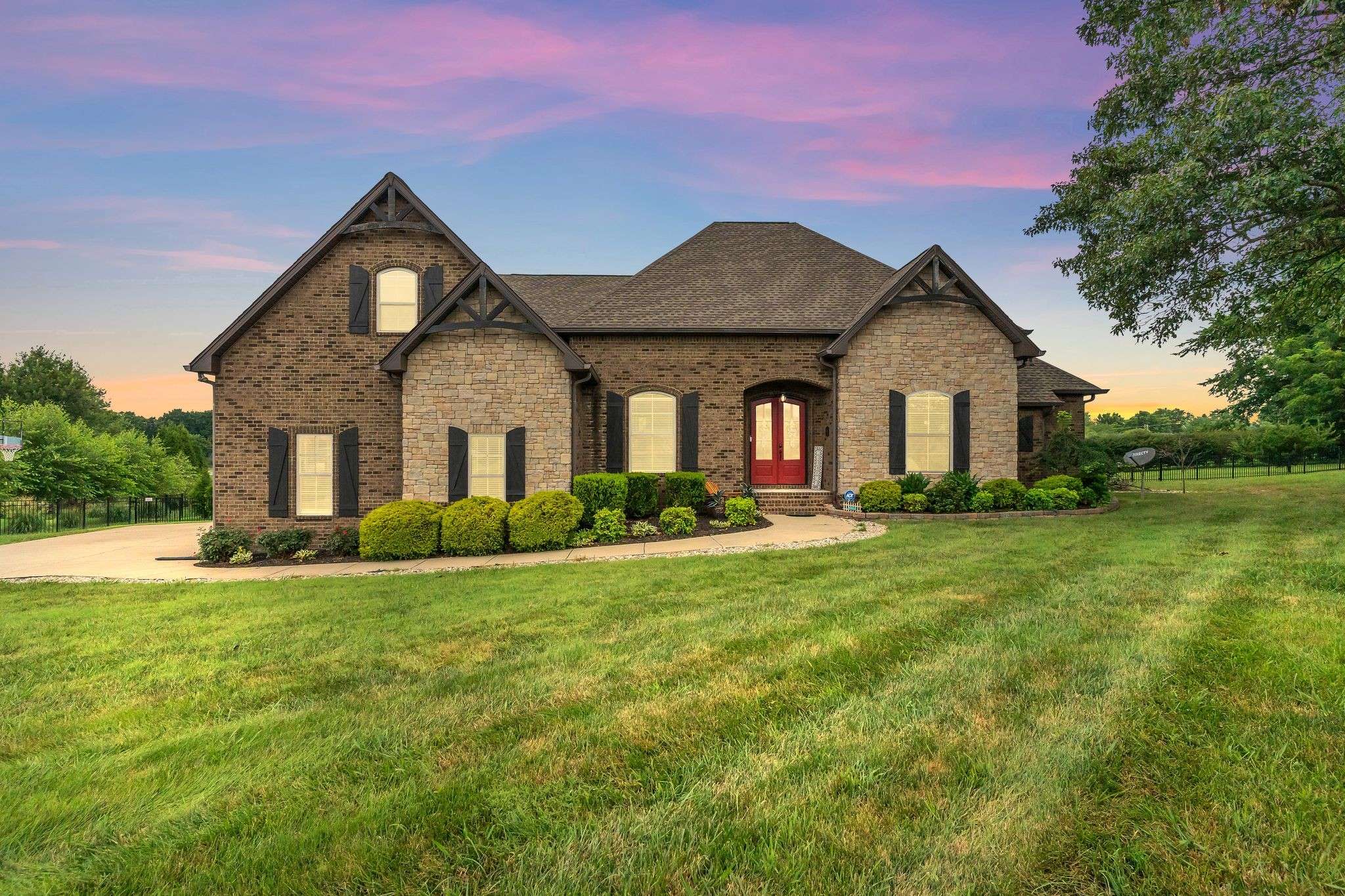 Cross Plains, TN 37049,82 Deer Run Rd