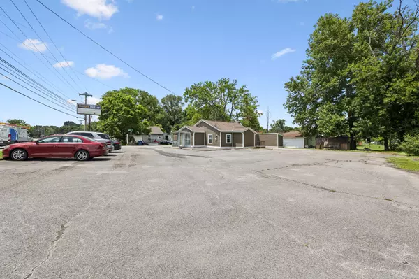 Shelbyville, TN 37160,901 E Depot St