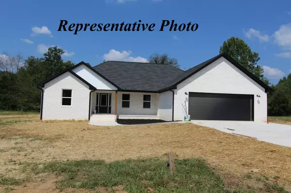 440 Oak Point Dr, Lexington, TN 38351