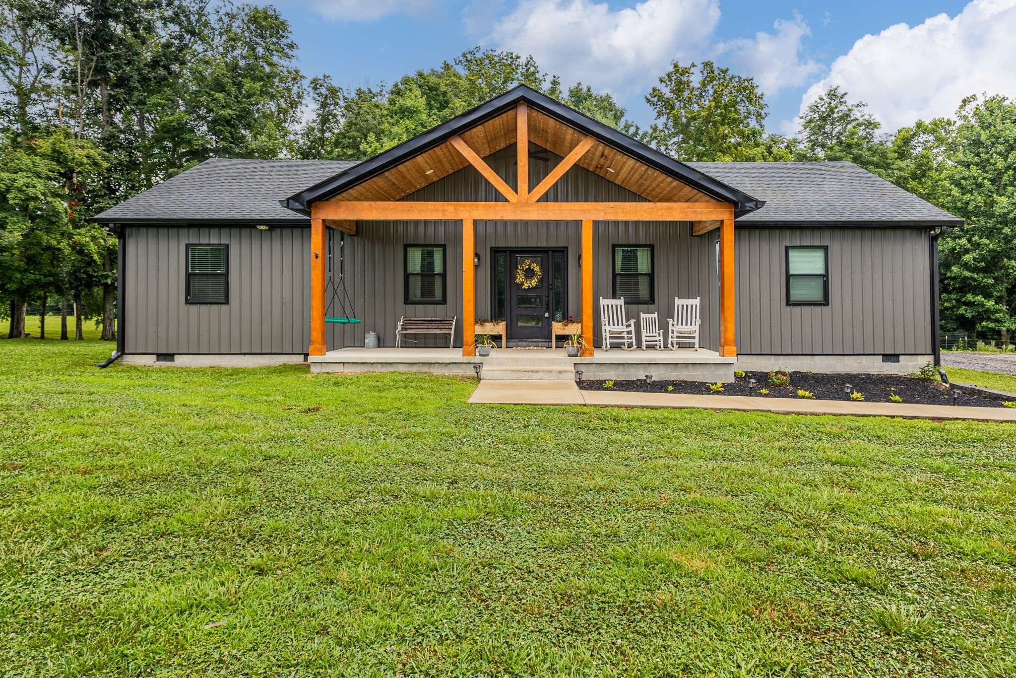 Lafayette, TN 37083,1567 Oak Knob Rd