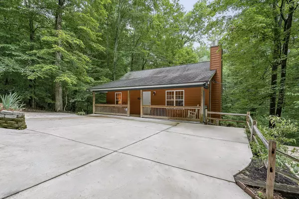 375 Lakeside Dr, Smithville, TN 37166