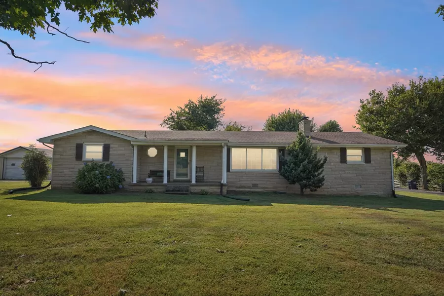 7559 Scottsville Rd, Lafayette, TN 37083