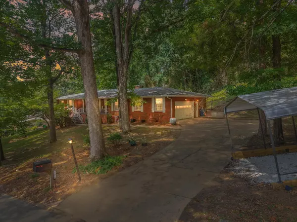 Signal Mountain, TN 37377,1059 Balmoral Drive