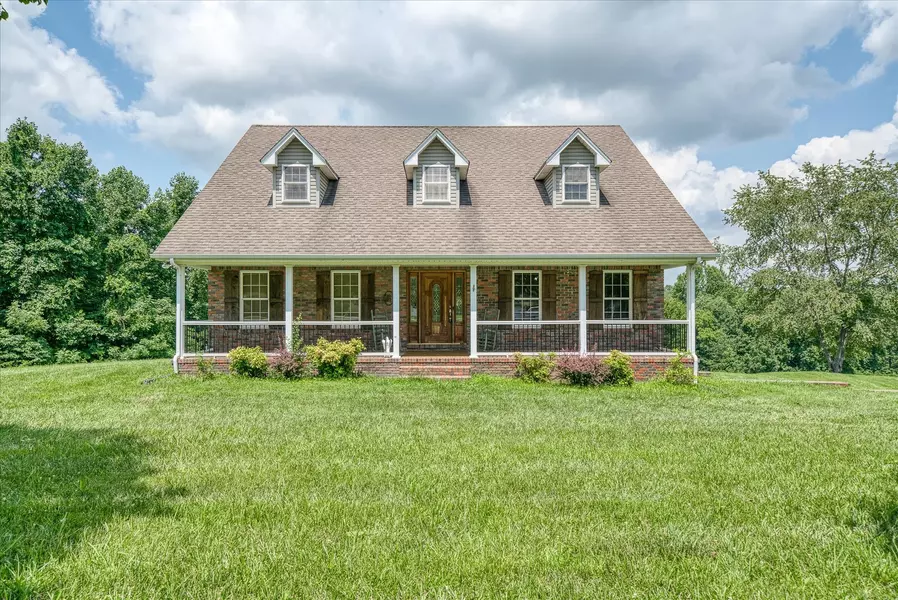 615 Fox Run Ln, Lafayette, TN 37083
